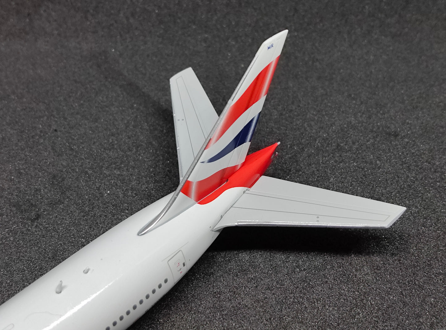 British Airways Boeing 777-200LR (oneworld livery) G-YMMR 1/400 Diecast Scale Model GeminiJets