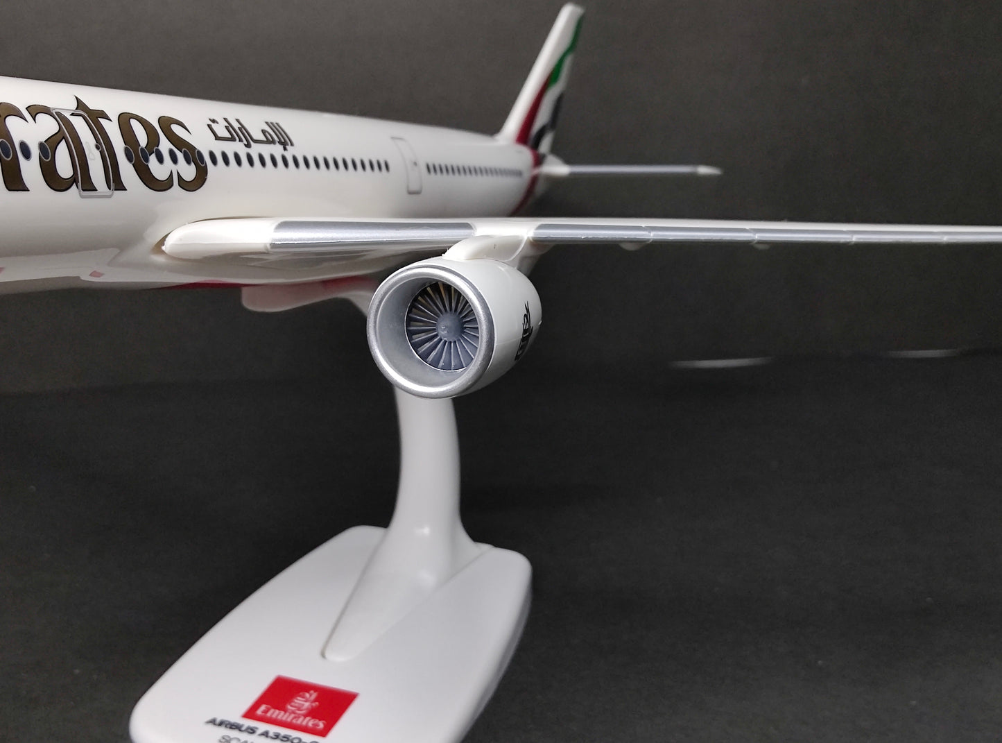 Emirates Airbus A350-900 A6-EXA 1/200 Scale Snap Fit Model