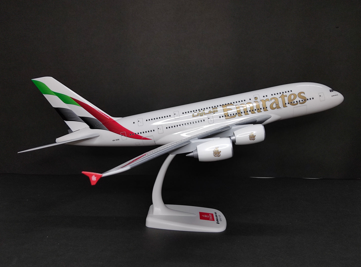 Emirates Airbus A380-800 A6-EOG (New Livery) 1/200 Scale Snap Fit Model