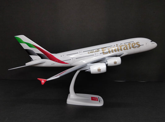 Emirates Airbus A380-800 A6-EOG (New Livery) 1/200 Scale Snap Fit Model