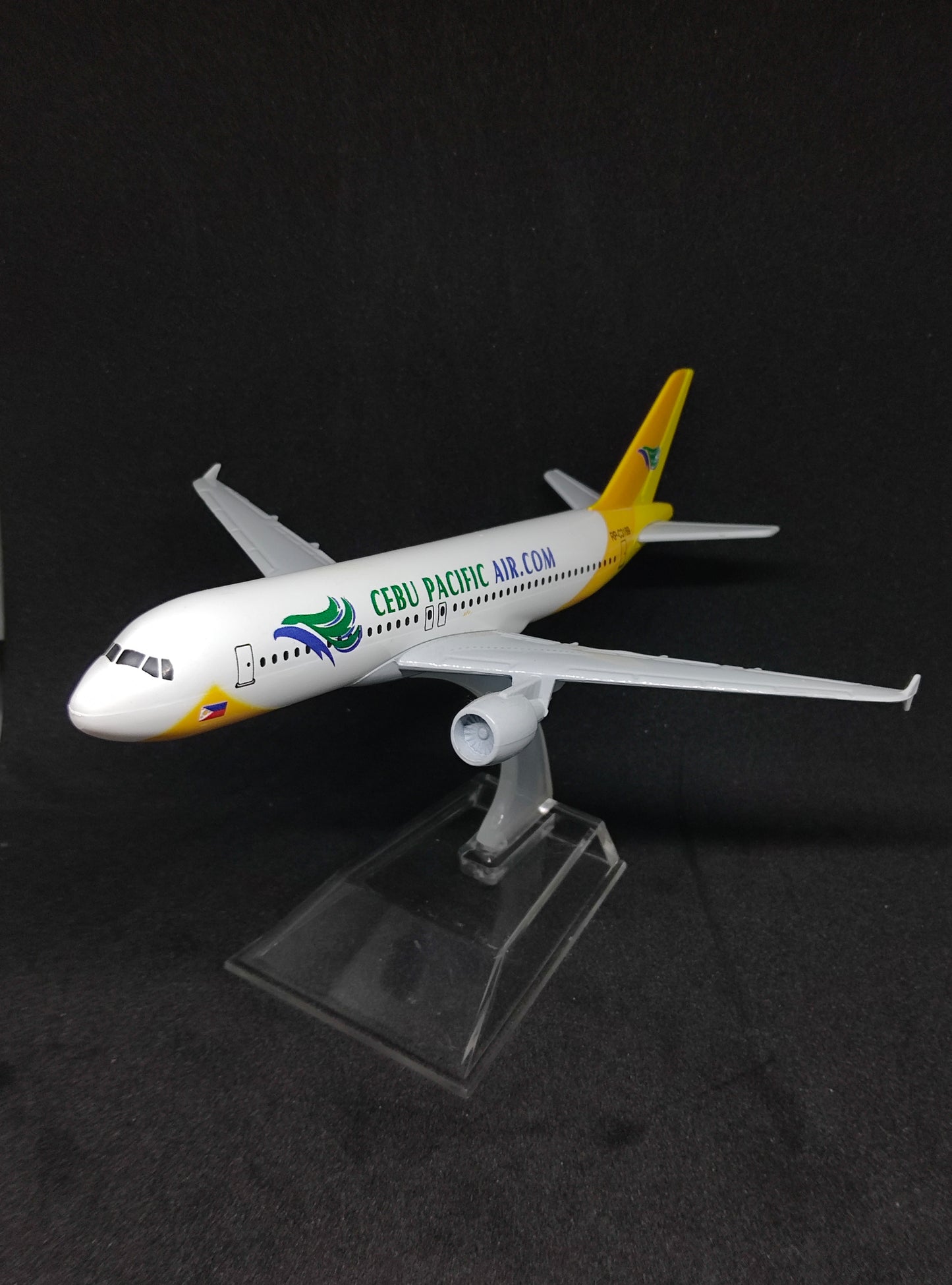 Cebu Pacific Air Airbus A320 RP-C3189 16cms Airplane Model