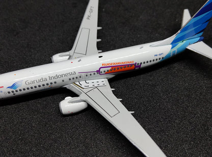 Garuda Indonesia Boeing B737-800 PK-GFT (#SukseskanVaksinasi Livery) 1/400 Diecast Scale Model Phoenix