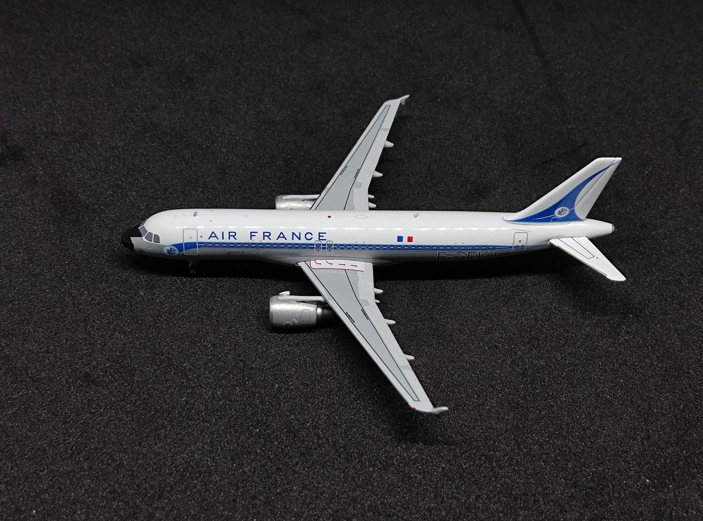 Air France Airbus A320-200 F-GFKJ (Retro Livery) 1/400 Diecast Scale Model Aviation400