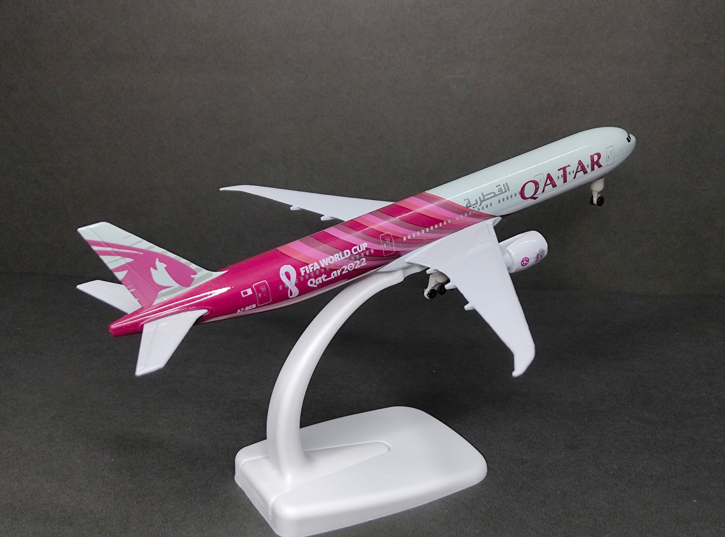Qatar Airways Boeing B777-300ER A7-BEB 20cms Airplane Model
