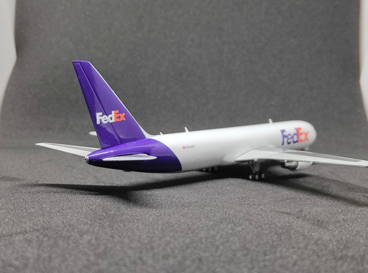 FedEx Boeing 767-300F N144FE 1/400 Diecast Scale Model GeminiJets