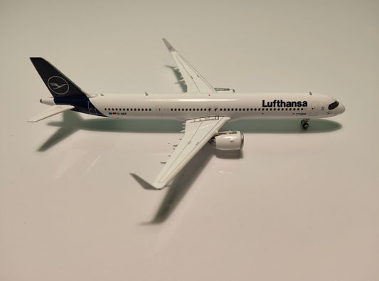 Lufthansa Airbus A321neo D-AIEP 1/400 Diecast Scale Model Phoenix Models