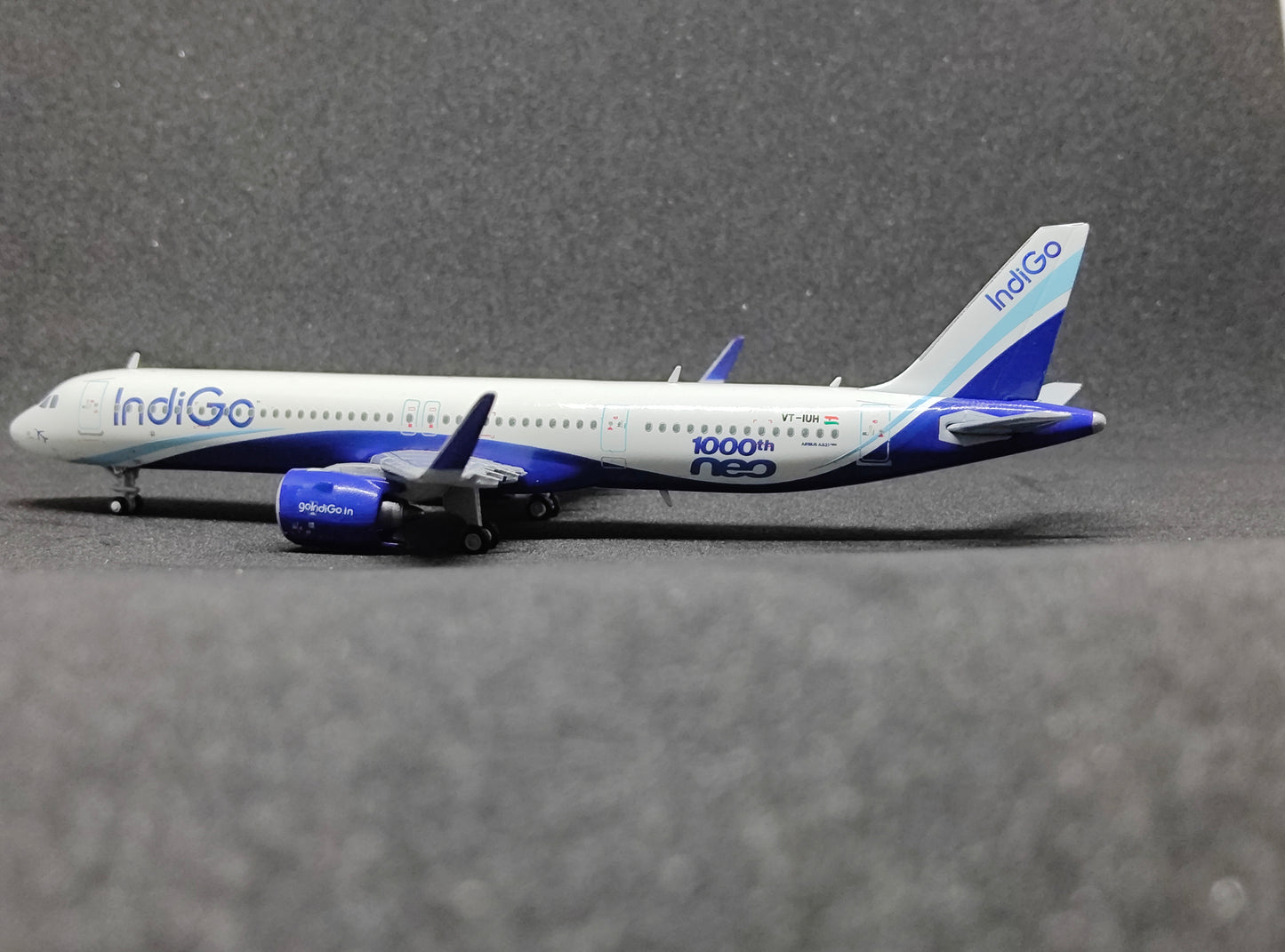 IndiGo Airbus A321neo (1000th neo sticker) VT-IUH 1/400 Diecast Scale Model JCWings