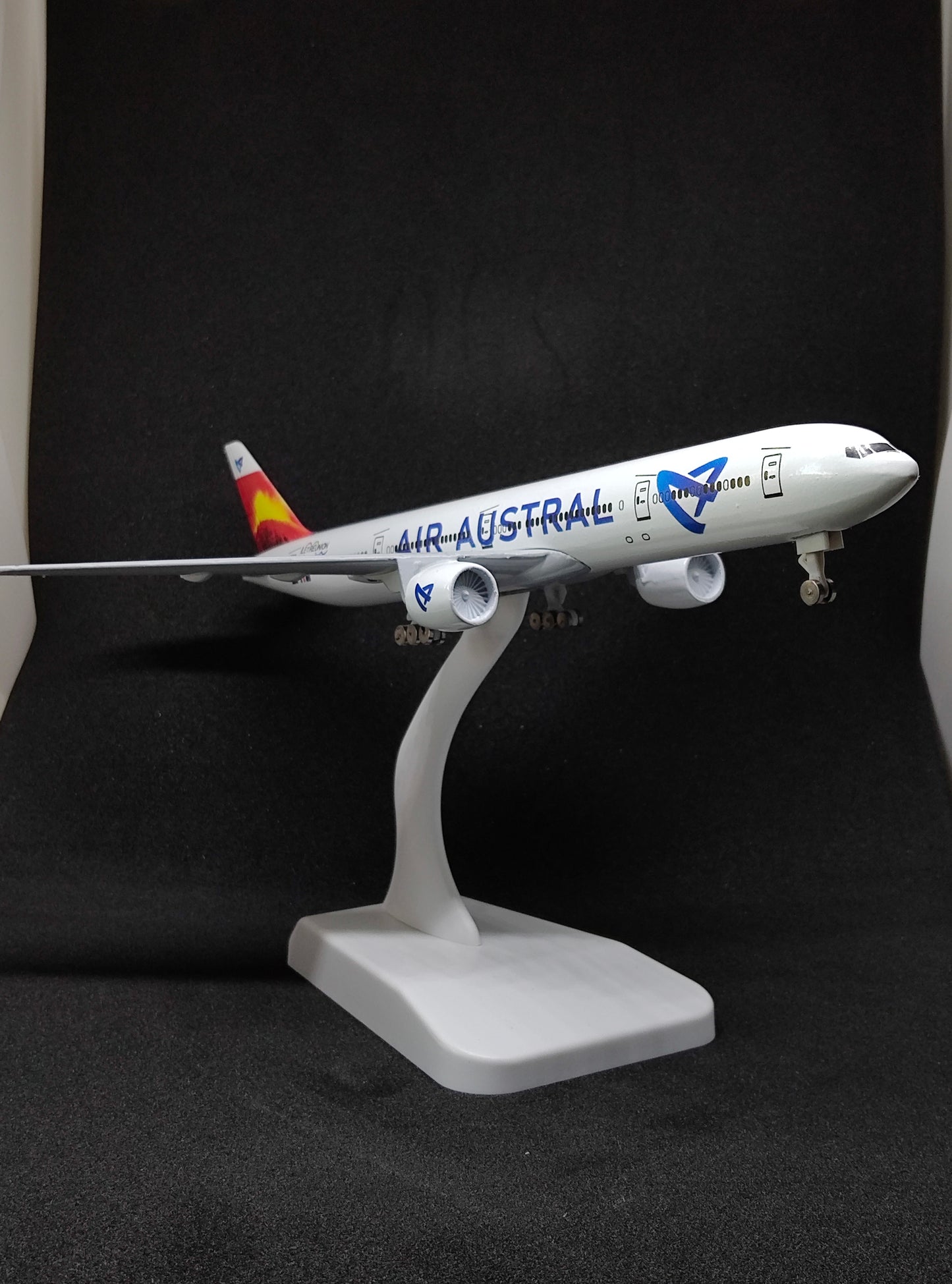Air Austral Boeing 777-300ER 20cms Airplane Model