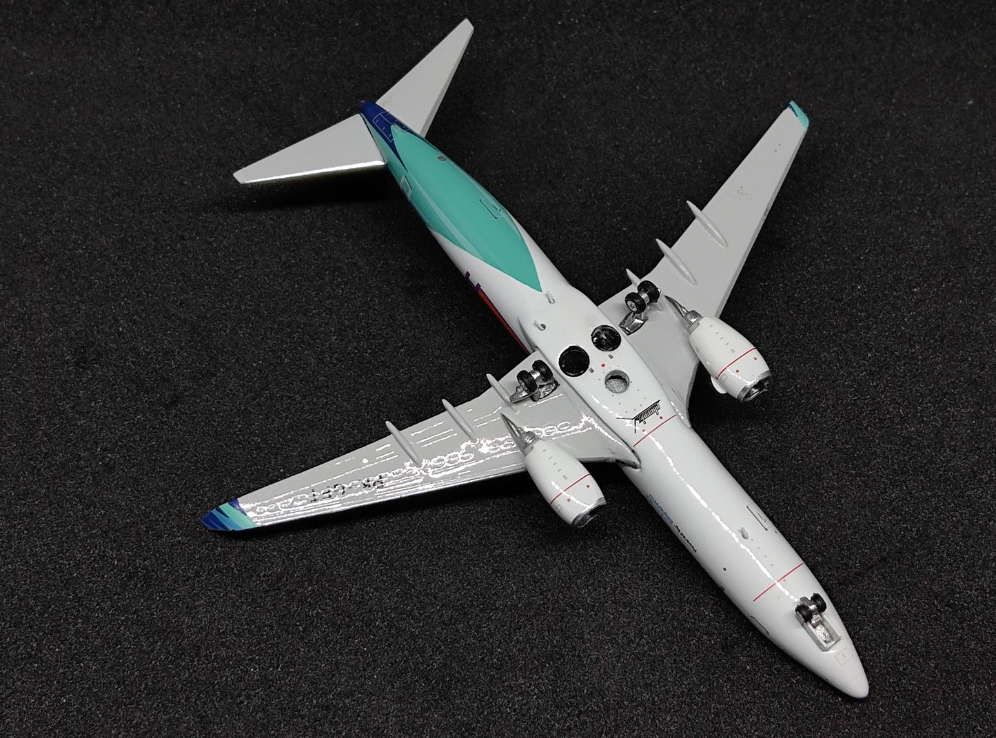 Garuda Indonesia Boeing B737-800 PK-GFT (#SukseskanVaksinasi Livery) 1/400 Diecast Scale Model Phoenix
