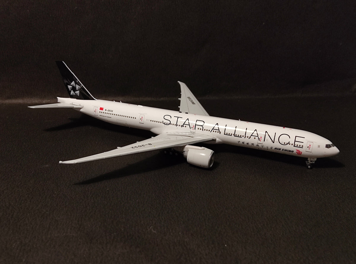 Air China Star Alliance B777-300ER B-2032 1/400 Diecast Scale Model Aviation400