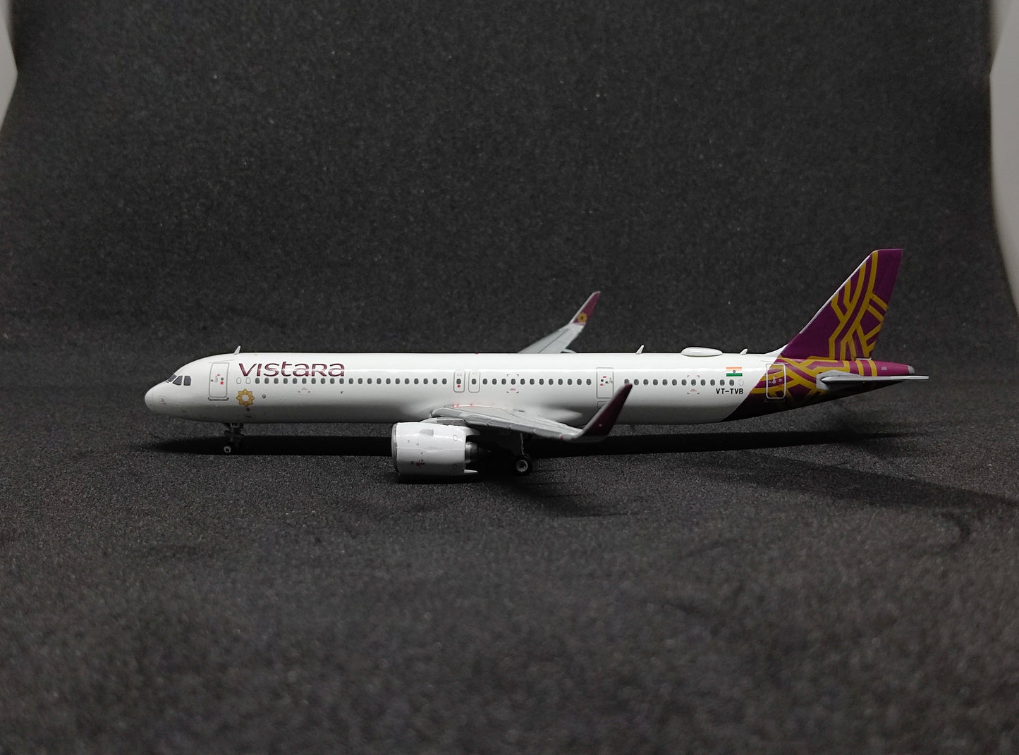 Vistara Airbus A321NEO VT-TVB 1/400 Scale Diecast Model JCWings