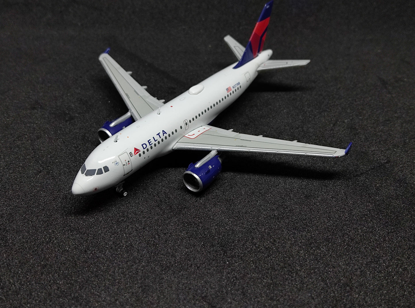 Delta Airlines Airbus A319-100 N371NB 1/400 Diecast Scale Model GeminiJets