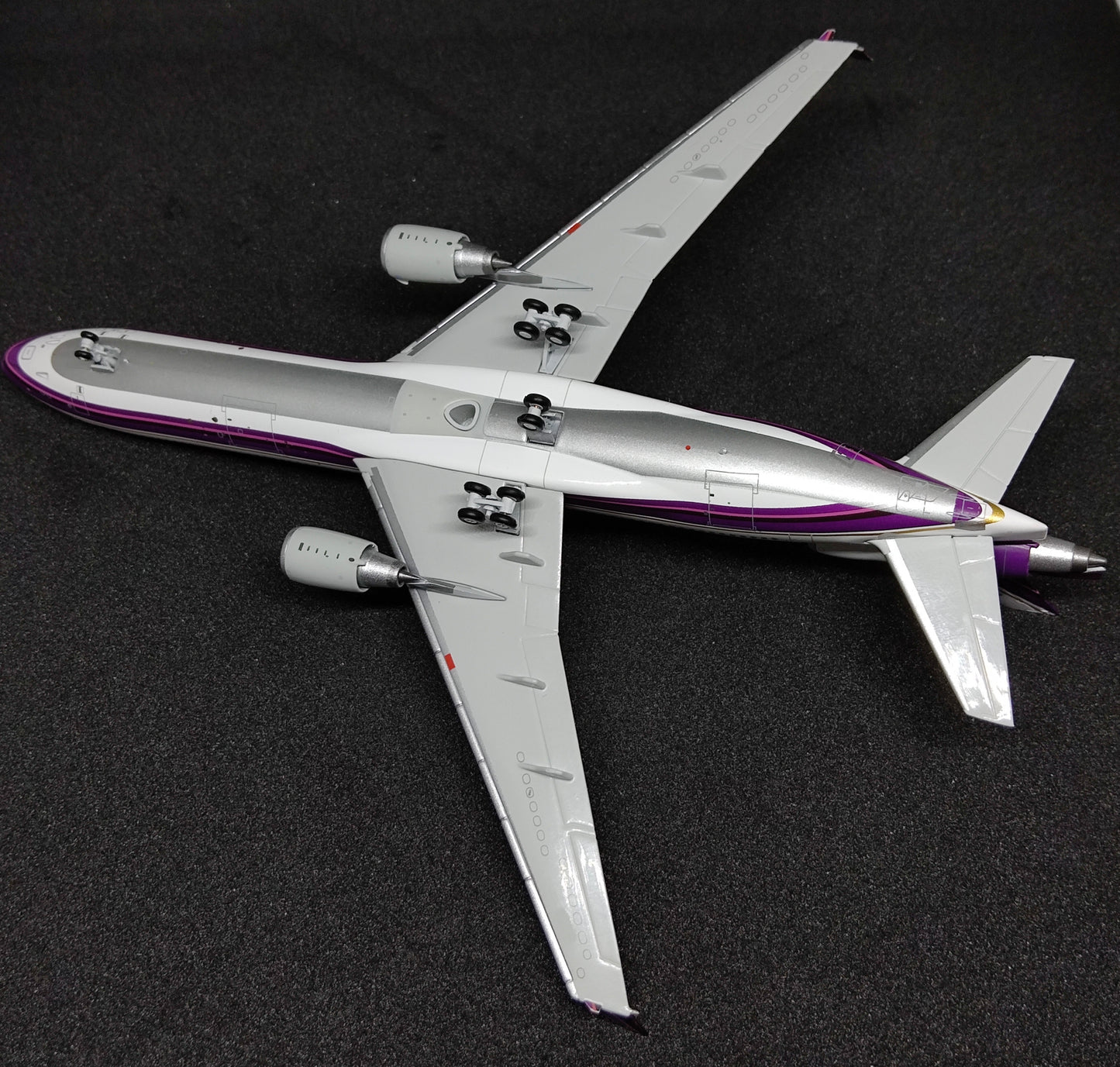 MCDonnell Douglas MD11 N211MD House Livery 1/400 Aircraft Scale Model YYWings