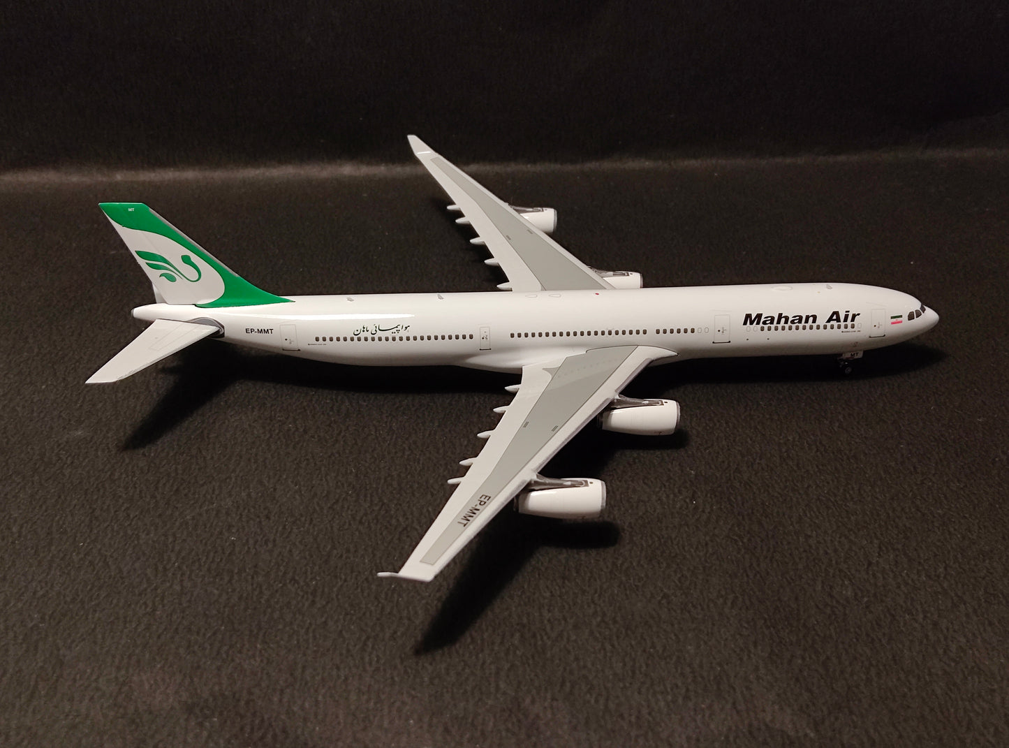 Mahan Air Airbus A340-300 EP-MMT 1/400 Diecast Scale Model Phoenix Models