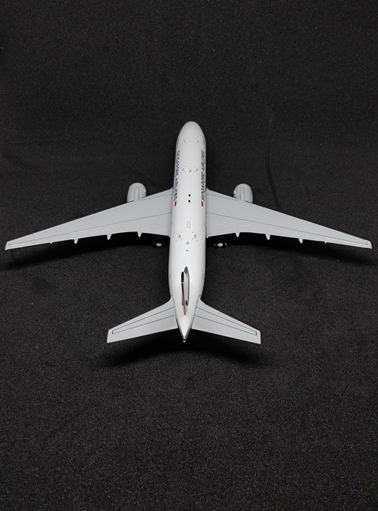 സിംഗപ്പൂർ എയർലൈൻസ് ബോയിംഗ് B777-200ER 9V-SRN 1/400 ഡൈകാസ്റ്റ് സ്കെയിൽ മോഡൽ JCWings