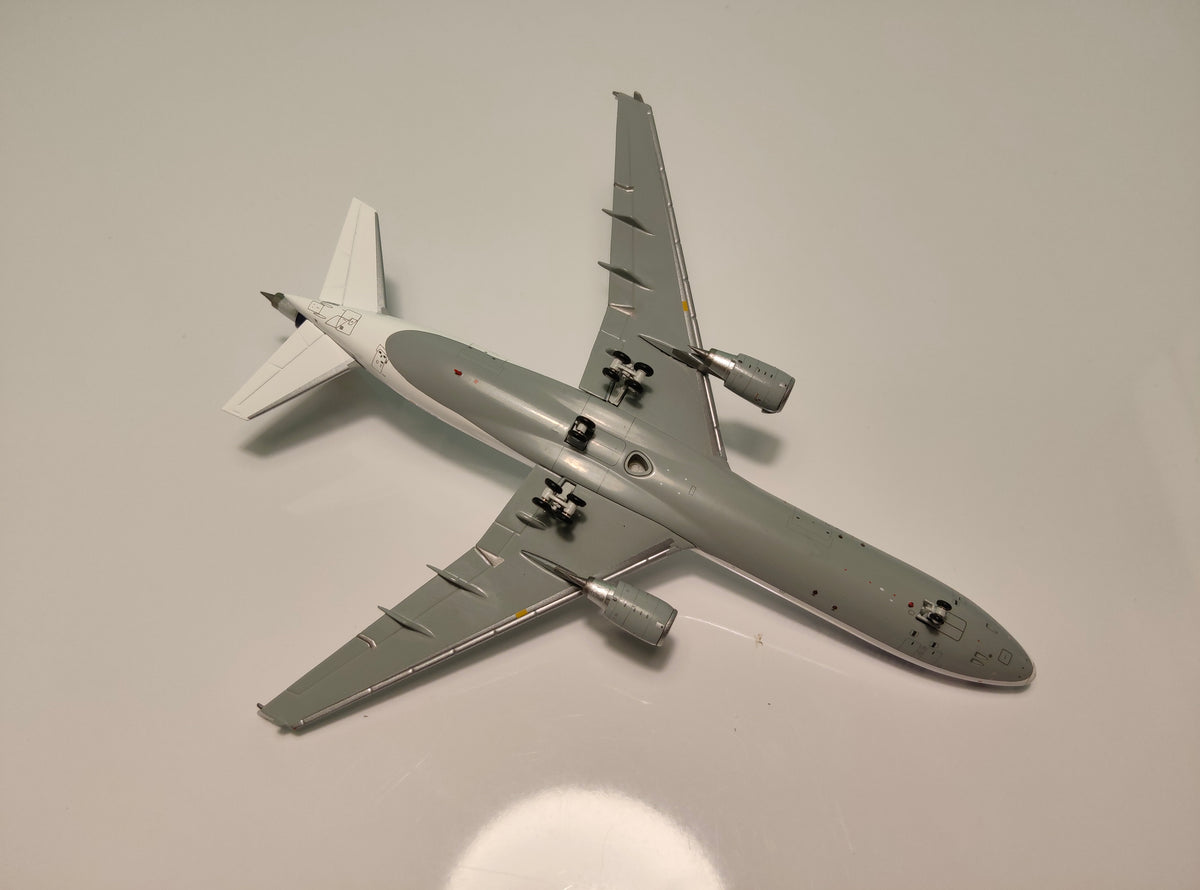 Lufthansa Cargo McDonnell Douglas MD-11F (Member of WOW Sticker) D-ALCC 1/400 Diecast Scale Model HXWings