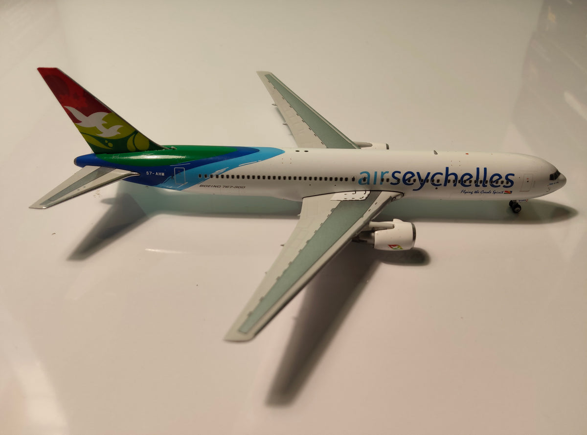 Air Seychelles Boeing B767-300ER S7-AHM 1/400 Diecast Scale Model Phoenix Models