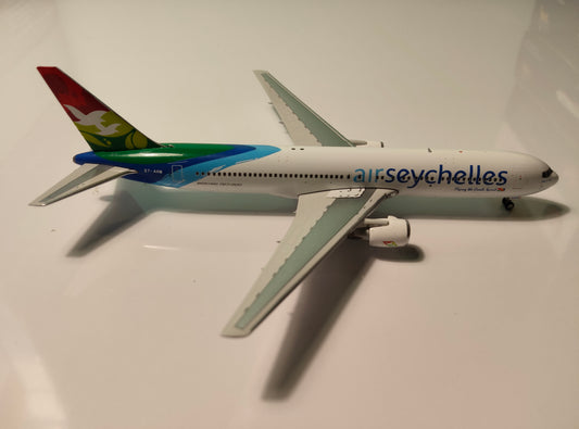 Air Seychelles Boeing B767-300ER S7-AHM 1/400 Diecast Scale Model Phoenix Models