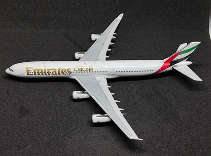 Emirates Airbus A340-300 A6-ERS 1/400 Diecast Model Aviation400