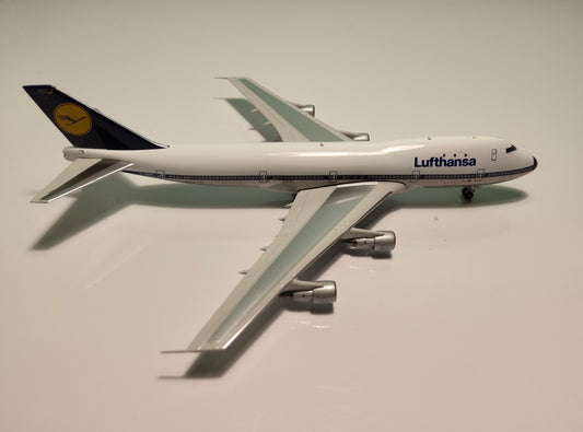 Lufthansa Boeing B747-100 D-ABYC 1/400 Diecast Scale Model Phoenix Models
