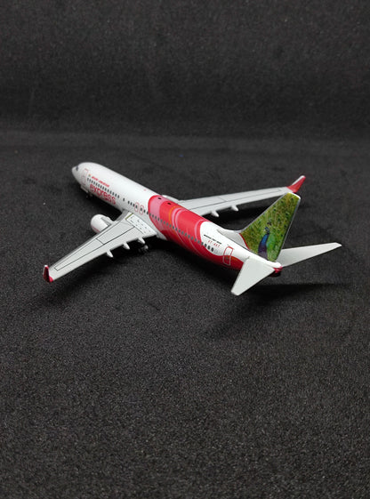 എയർ ഇന്ത്യ എക്സ്പ്രസ് ബോയിംഗ് 737-800 VT-AXT (Stork & Peacock) 1/400 സ്കെയിൽ ഡൈകാസ്റ്റ് മോഡൽ ബ്രാൻഡ് ഫീനിക്സ്