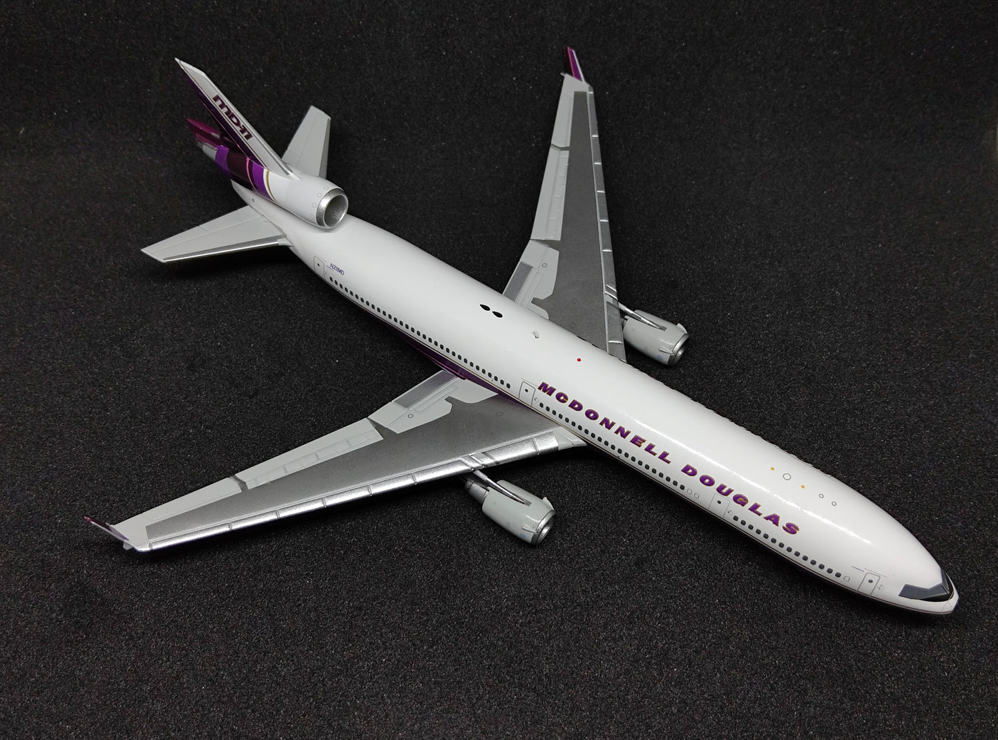 MCDonnell Douglas MD11 N211MD House Livery 1/400 Aircraft Scale Model YYWings