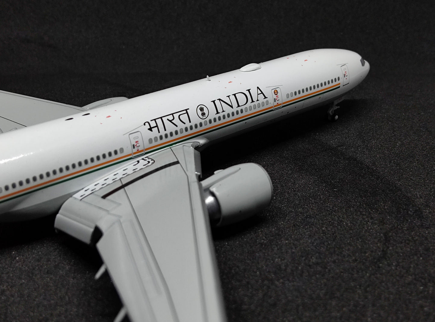 Bharat India Boeing 777-300ER VT-ALV 1/400 Aircraft Scale Model JCWings