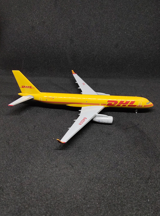DHL ട്യൂപ്ലോവ് TU-204-100 RA-64024 1/400 ഡൈകാസ്റ്റ് സ്കെയിൽ മോഡൽ പാൻഡാ മോഡൽ