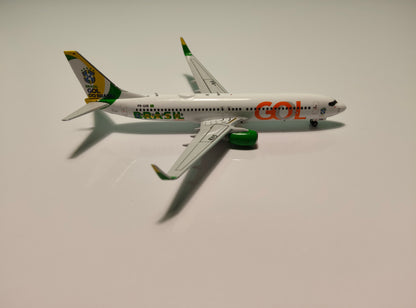 GOL (Brazil Football Team Livery) Boeing B737-800 PR-GXB 1/400 Diecast Scale Model Phoenix Models