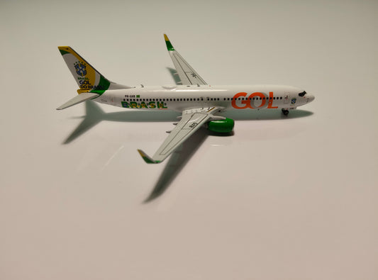 GOL (Brazil Football Team Livery) Boeing B737-800 PR-GXB 1/400 Diecast Scale Model Phoenix Models