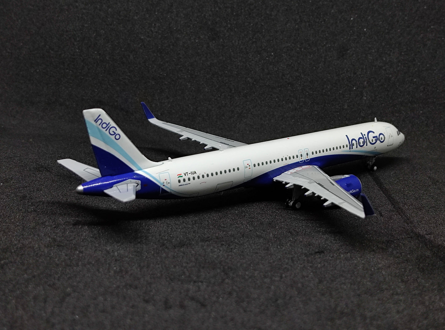 IndiGo Airbus A321neo VT-IUA 1/400 Diecast Scale Model JCWings