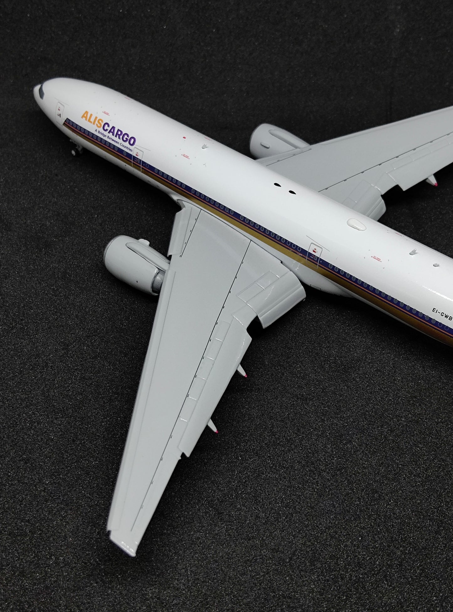 Alis Cargo Boeing B777-200ER EI-GWB 1/400 flaps down version Diecast Scale Model JCWings