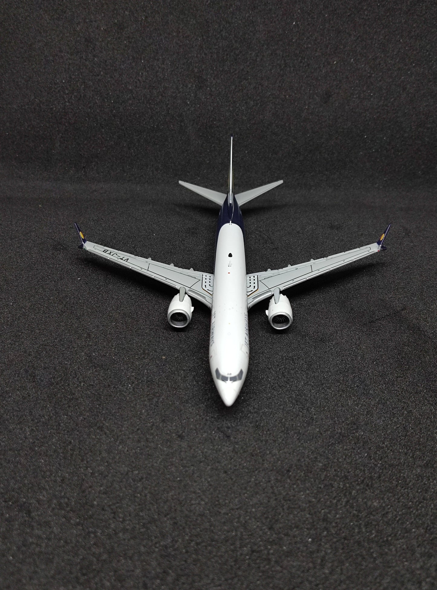 ജെറ്റ് എയർവേസ് ബോയിംഗ് 737 മാക്സ് 1/400 വിടി-ജെഎക്സ്ബി ജെസി വിംഗ്സ് ഡൈകാസ്റ്റ് സ്കെയിൽ മോഡൽ