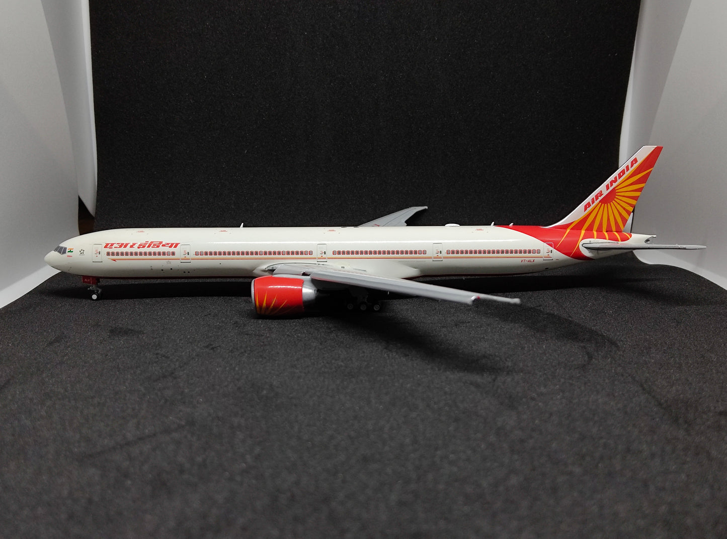 Air India Boeing 777-300ER VT-ALX Flaps Down Version 1/400 Scale Model JCWings