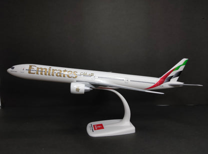 Emirates Boeing 777-300ER A6-ENV (New Livery) 1/200 Snap Fit Scale Model