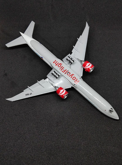 Royal Flight Boeing B777-300ER VP-BGK flaps down version 1/400 Diecast Scale Model JCWings