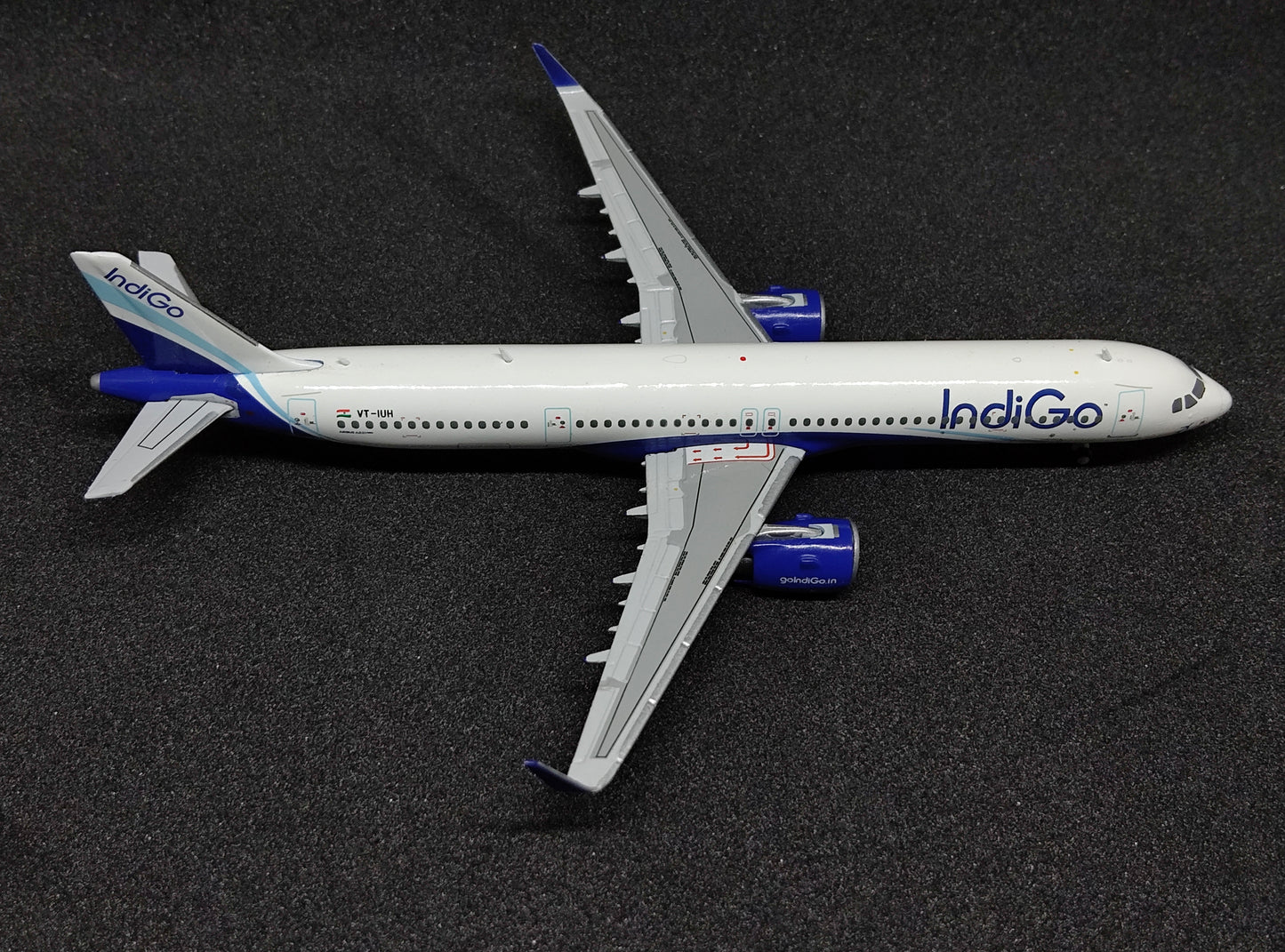 IndiGo Airbus A321neo (1000th neo sticker) VT-IUH 1/400 Diecast Scale Model JCWings
