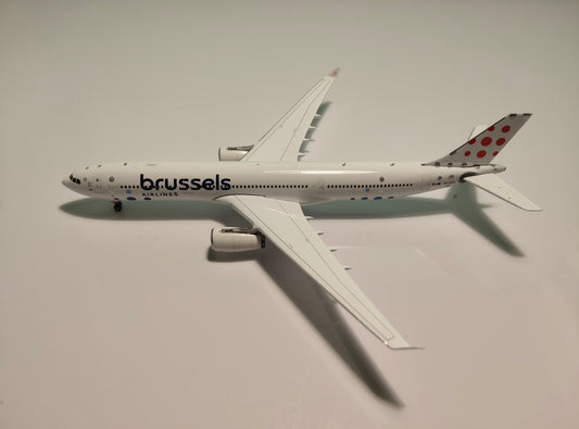 Brussels Airlines Airbus A330-300 OO-SFH 1/400 Diecast Scale Phoenix Models