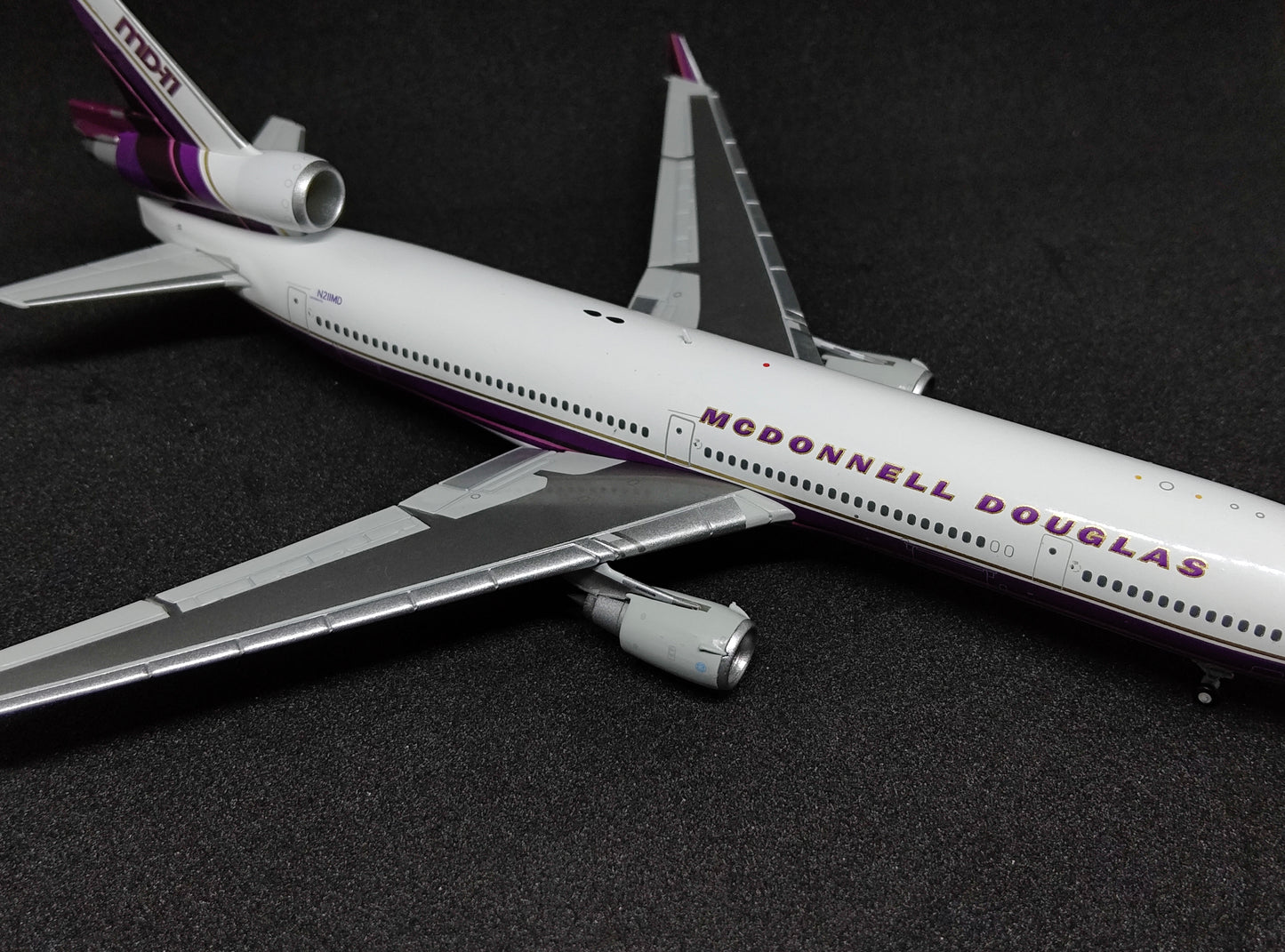 MCDonnell Douglas MD11 N211MD House Livery 1/400 Aircraft Scale Model YYWings