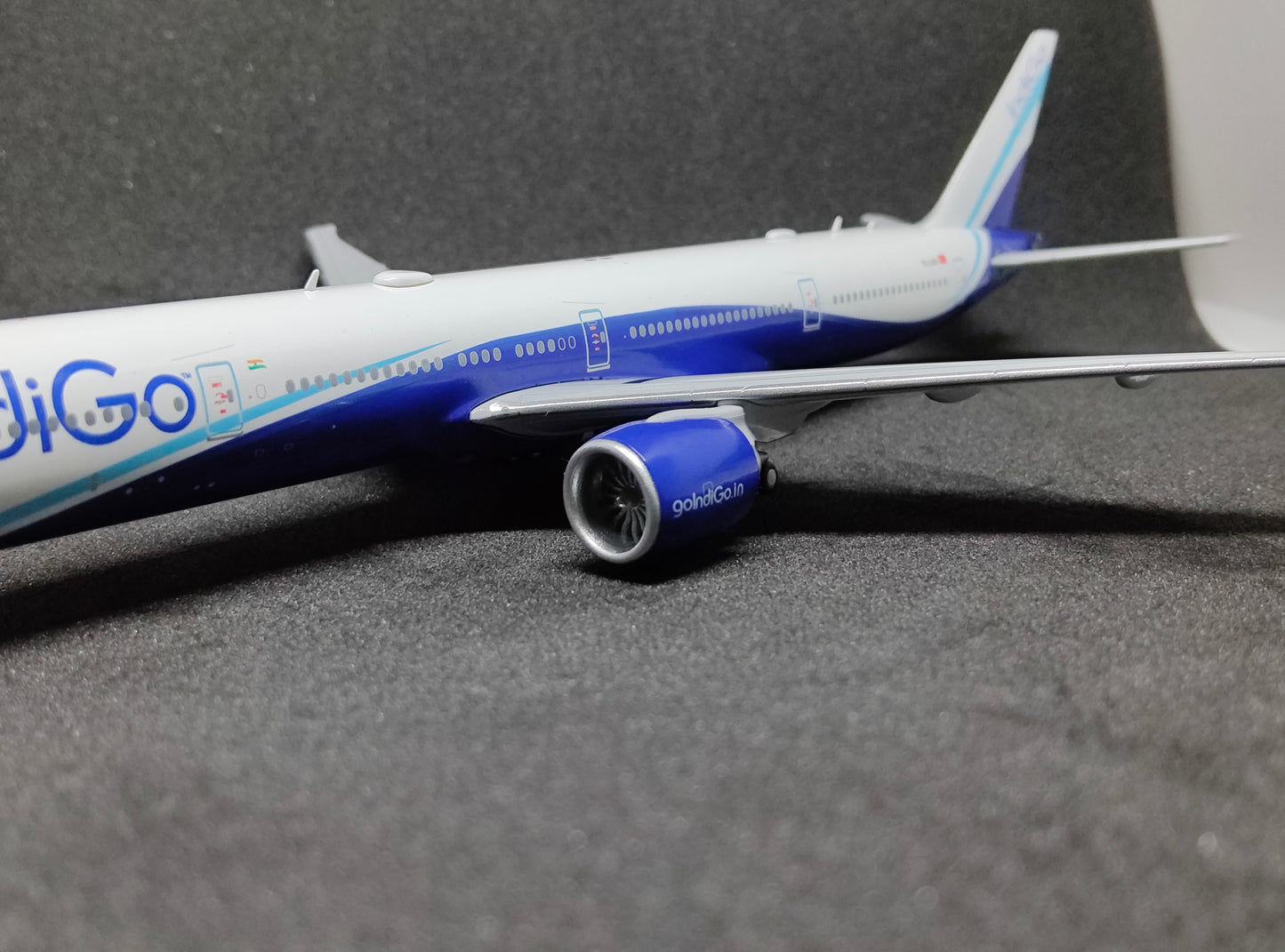 IndiGo Boeing 777-300ER TC-LKD 1/400 Aircraft Scale Model JCWings