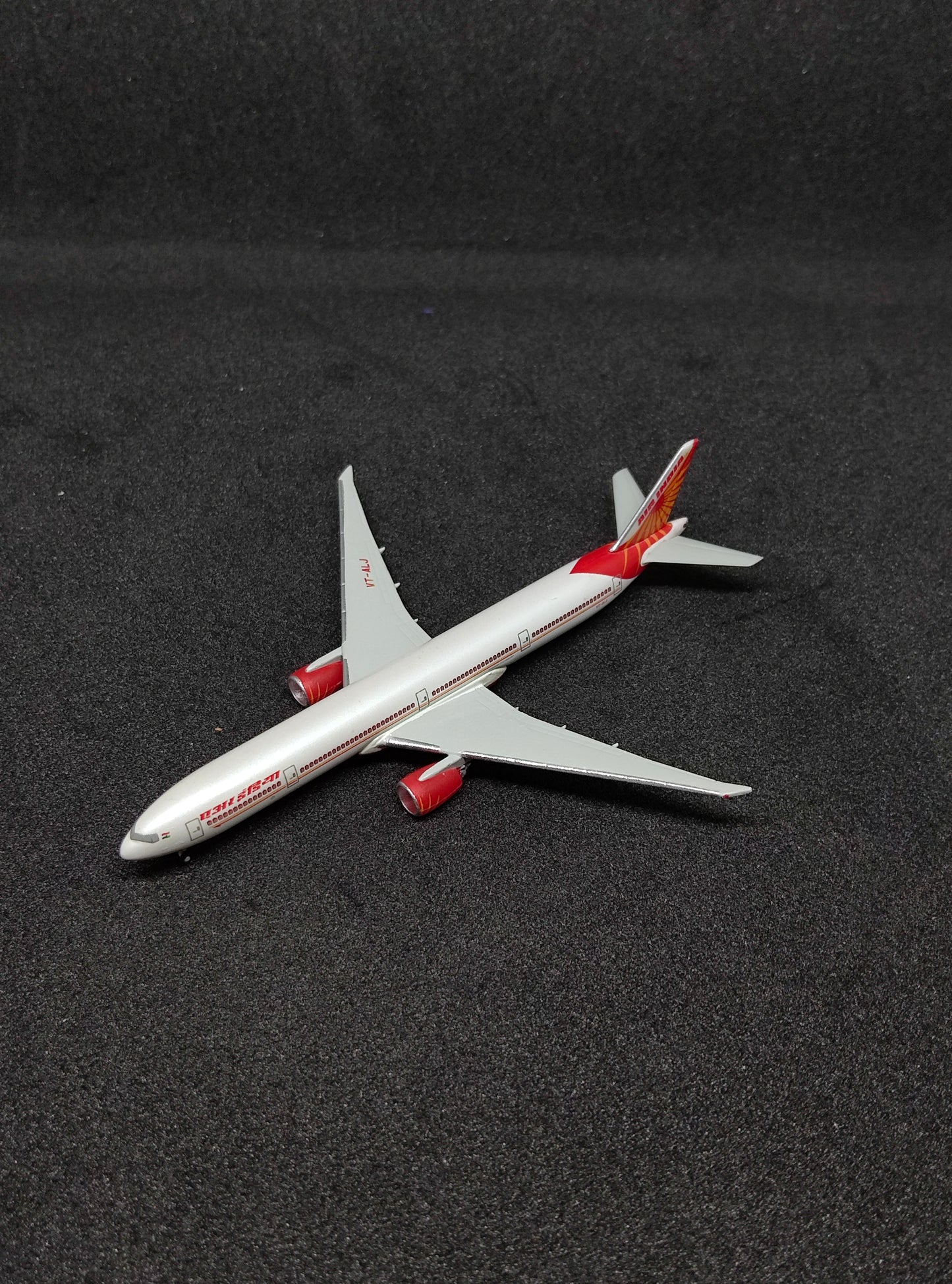 Air India Boeing B777-300ER VT-ALJ 1/1000 Diecast Scale Model Hogan Wings