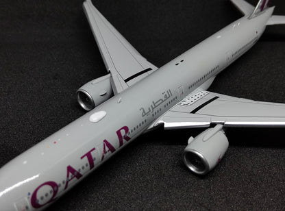 Qatar Airways Boeing 777-300ER A7-BEE (25 Years of Excellence) Flaps Down Version 1/400 Diecast Scale Model JCWings