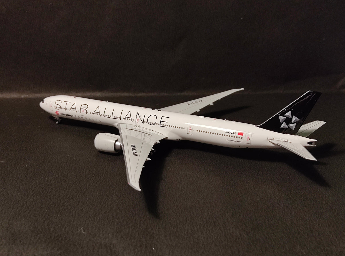 Air China Star Alliance B777-300ER B-2032 1/400 Diecast Scale Model Aviation400