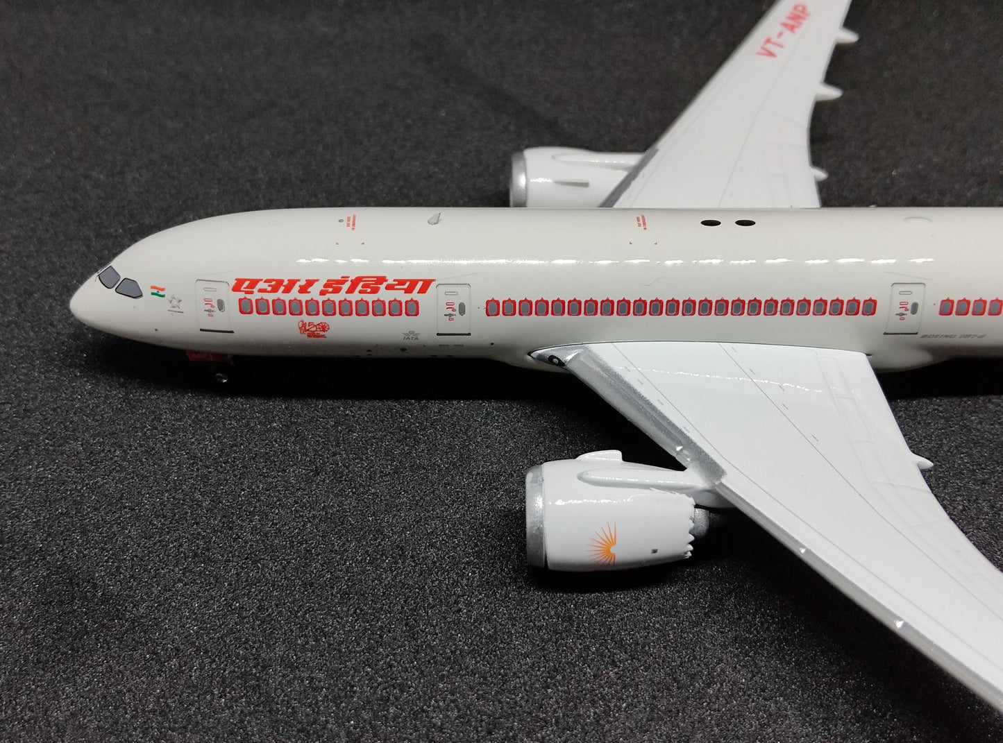 Air India Boeing 787-8 (Mahatma Gandhi Tail Livery) VT-ANP 1/400 Diecast Scale Model Phoenix