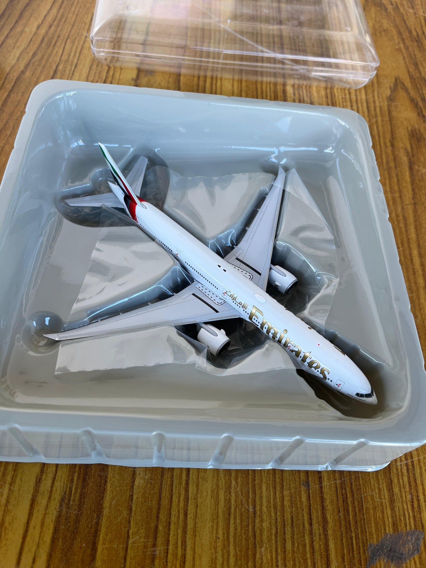 Emirates Boeing 777-300ER A6-ENV 1/400 Diecast Scale Model GeminiJets