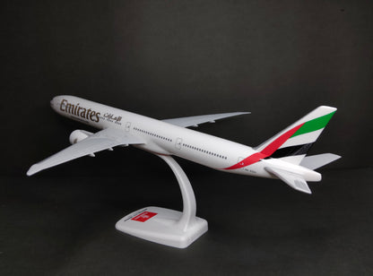 Emirates Boeing B777-300ER A6-EGH 1/200 Scale Snap Fit Model