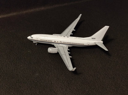 United States Navy C-40A Clipper 165835 B737 1/400 Diecast Scale Model JCWings