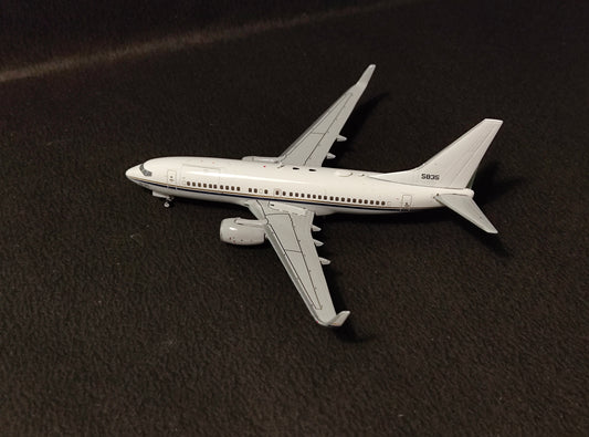 United States Navy C-40A Clipper 165835 B737 1/400 Diecast Scale Model JCWings