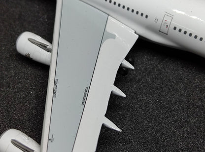 Emirates Airbus A340-300 A6-ERS 1/400 Diecast Model Aviation400