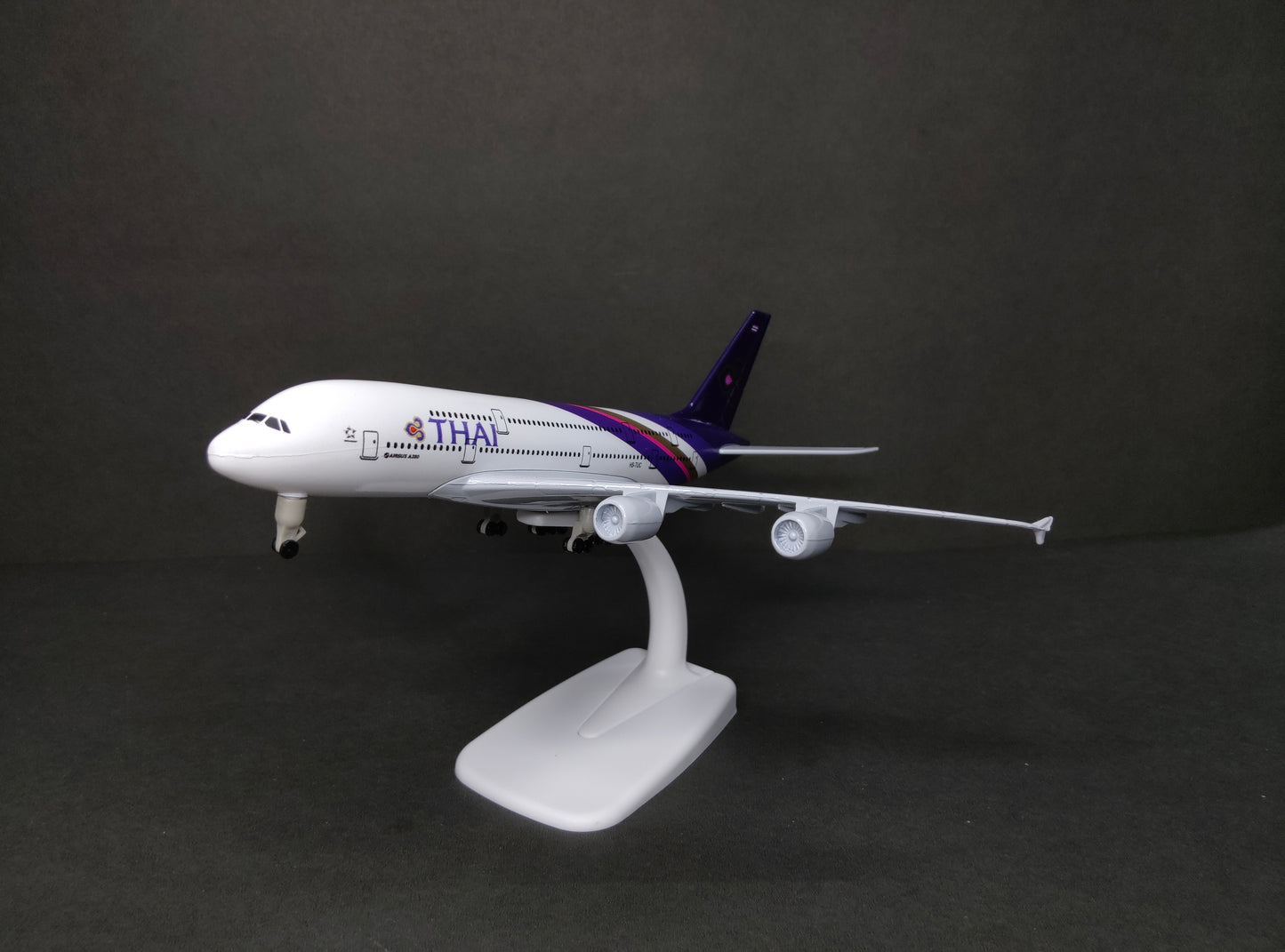 Thai Airways Airbus A380-800 HS-TUC 20cms Airplane Model